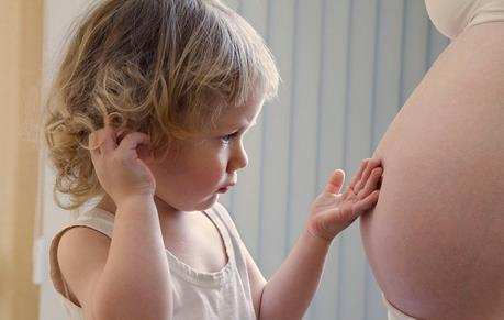 沈阳妇婴医院冷冻胚胎一年多少钱，沈阳市妇婴医院冻胚解冻多少钱？ 